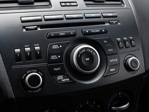 Седан Mazda 3 2012 года, 1070000 рублей, Краснодар