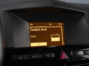 Седан Opel Astra 2011 года, 460000 рублей, Омск
