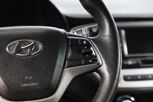 Седан Hyundai Solaris 2017 года, 999000 рублей, Новосибирск