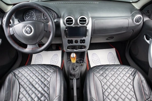 Хетчбэк Renault Sandero 2012 года, 819000 рублей, Оренбург