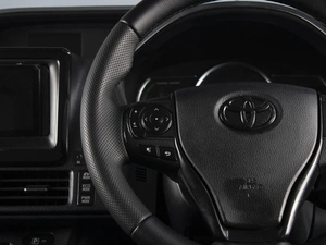 Минивэн Toyota Voxy 2014 года, 1730000 рублей, Омск