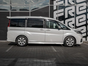 Минивэн Honda Stepwgn Spada 2018 года, 1950000 рублей, Краснодар