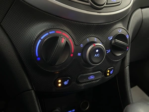 Седан Hyundai Solaris 2014 года, 897000 рублей, Солонцы