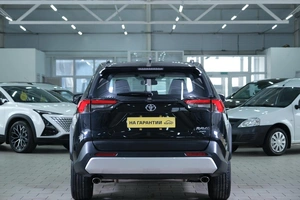 Внедорожник Toyota RAV4 2025 года, 4349000 рублей, Омск