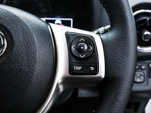 Хетчбэк Toyota Vitz 2015 года, 980000 рублей, Красноярск