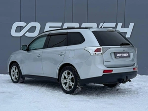 Внедорожник Mitsubishi Outlander 2013 года, 1500000 рублей, Ижевск