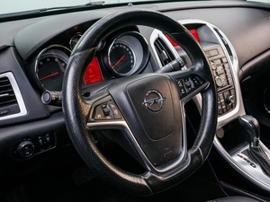 Хетчбэк Opel Astra GTC 2013 года, 939000 рублей, Большой Сочи
