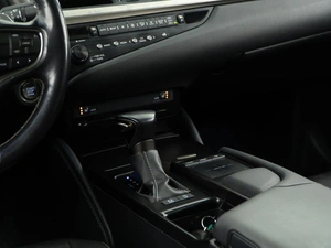 Седан Lexus ES 2020 года, 3289050 рублей, Москва