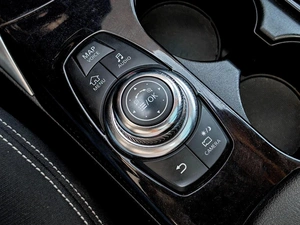 Хетчбэк Infiniti Q30 2016 года, 1920000 рублей, Краснодар