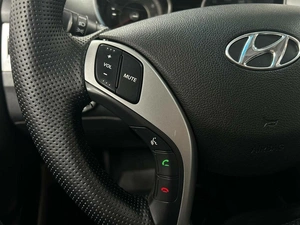 Седан Hyundai Avante 2011 года, 889000 рублей, Красноярск