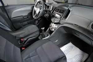 Седан Chevrolet Aveo 2015 года, 599000 рублей, Тюмень