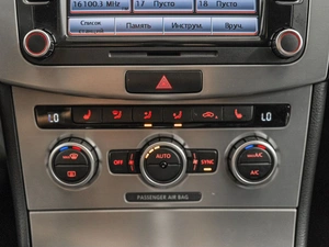 Седан Volkswagen Passat CC 2012 года, 1350000 рублей, Красноярск