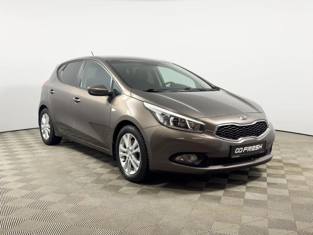 Хетчбэк Kia Ceed 2015 года, 1385100 рублей, Казань