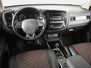 Внедорожник Mitsubishi Outlander 2017 года, 1740200 рублей, Казань