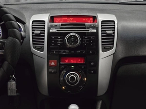 Минивэн Kia Venga 2011 года, 780000 рублей, Красноярск