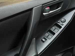 Седан Mazda 3 2011 года, 997000 рублей, Красноярск