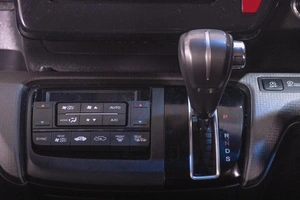 Минивэн Honda Stepwgn Spada 2017 года, 2009000 рублей, Томск