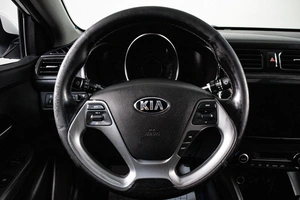 Седан Kia Rio 2017 года, 1019000 рублей, Сургут