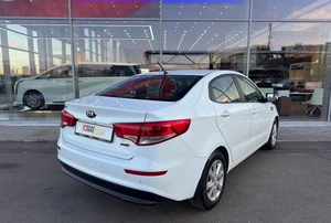 Седан Kia Rio 2016 года, 980000 рублей, Солонцы
