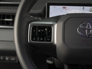 Внедорожник Toyota RAV4 2026 года, 4050000 рублей, Омск