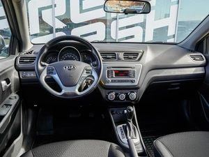 Седан Kia Rio 2017 года, 1350000 рублей, Краснодар