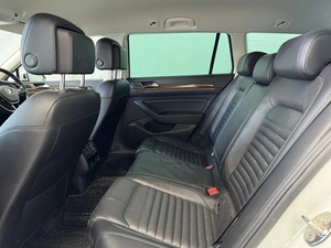 Седан Volkswagen Passat 2015 года, 1648000 рублей, Красноярск