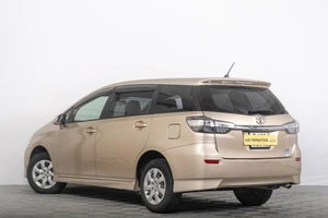 Минивэн Toyota Wish 2012 года, 1179000 рублей, Томск