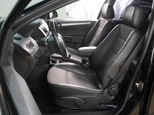 Седан Opel Astra 2010 года, 599000 рублей, Воронеж