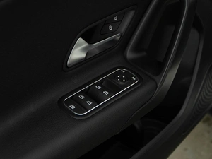 Хетчбэк Mercedes-benz A-класс 2018 года, 2098999 рублей, Москва