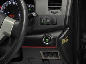 Минивэн Toyota Isis 2012 года, 1270000 рублей, Красноярск