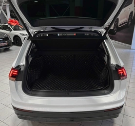Внедорожник Volkswagen Tiguan Allspace 2017 года, 2597000 рублей, Красноярск