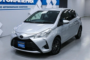 Хетчбэк Toyota Vitz 2017 года, 958000 рублей, Солонцы