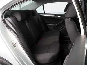 Седан Volkswagen Jetta 2015 года, 1292000 рублей, Красный Пахарь