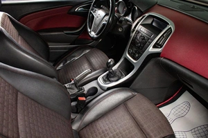 Хетчбэк Opel Astra GTC 2012 года, 829000 рублей, Сургут