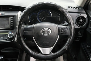 Универсал Toyota Corolla Fielder 2018 года, 1319000 рублей, Омск