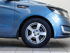 Седан Kia Rio 2013 года, 799000 рублей, Красноярск