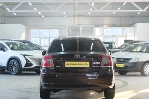 Седан Toyota Avensis 2007 года, 869000 рублей, Омск