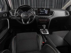 Хетчбэк Kia Ceed 2020 года, 2015000 рублей, Тюмень