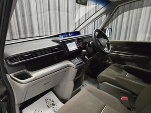 Минивэн Honda Stepwgn 2015 года, 1530000 рублей, Красноярск