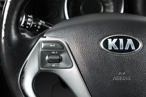 Хетчбэк Kia Rio 2016 года, 979000 рублей, Тюмень