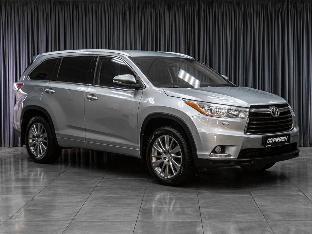 Внедорожник Toyota Highlander 2014 года, 3199000 рублей, Тюмень