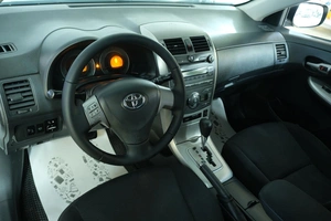 Седан Toyota Corolla 2010 года, 839000 рублей, Омск