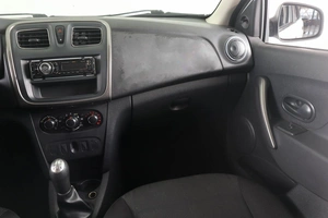 Седан Renault Logan 2015 года, 619000 рублей, Пермь