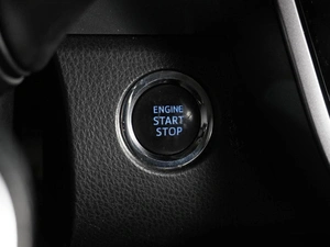 Седан Toyota Camry 2019 года, 2599000 рублей, Воронеж