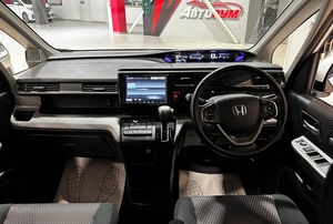Минивэн Honda Stepwgn 2015 года, 1897000 рублей, Красноярск