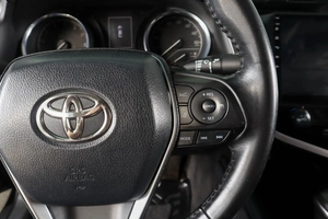 Седан Toyota Camry 2018 года, 2739000 рублей, Пермь