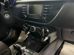 Седан Kia Rio 2019 года, 1030000 рублей, Ачинск