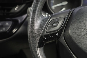 Внедорожник Toyota C-HR 2019 года, 2109000 рублей, Новосибирск