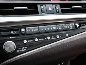 Седан Lexus ES 2020 года, 3999000 рублей, Кирилловка