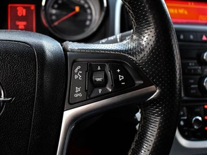 Хетчбэк Opel Astra GTC 2012 года, 848000 рублей, Краснодар